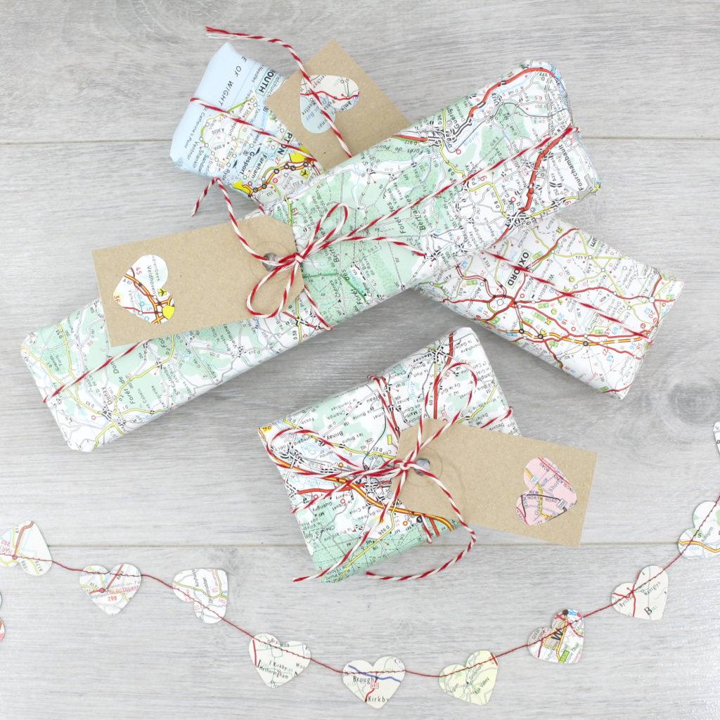 gift wrapping with maps 